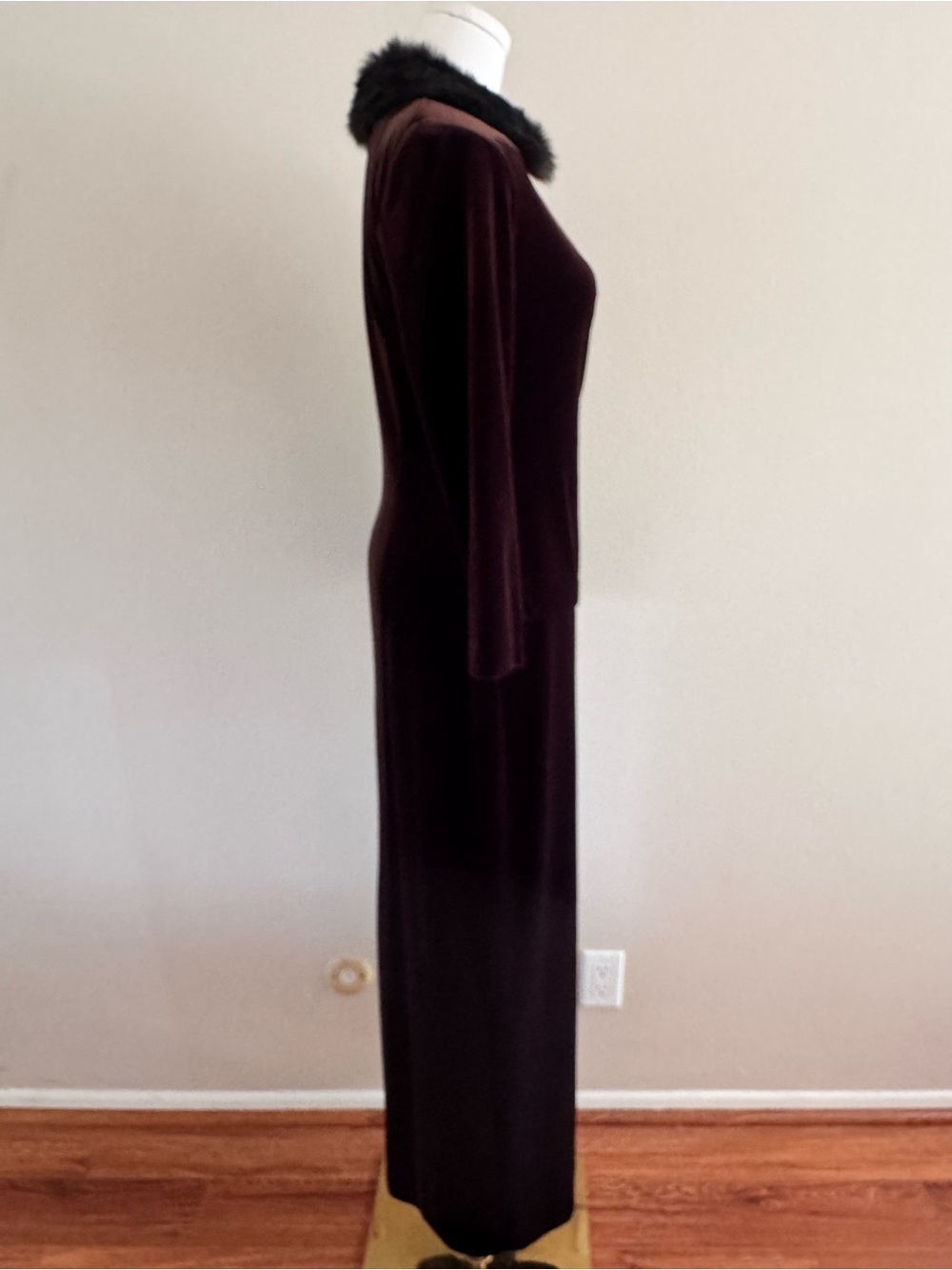 Vintage Patra Brown Velvet Long Sleeve Dress with Fur Collar - Picture 4 of 9